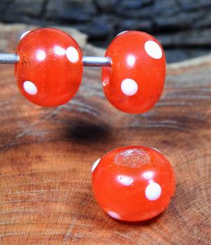 red dotted bead