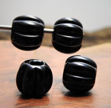 black ribbed beads
