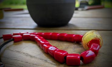 Red gold red necklace