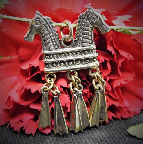 pendant horses with rattle hanger