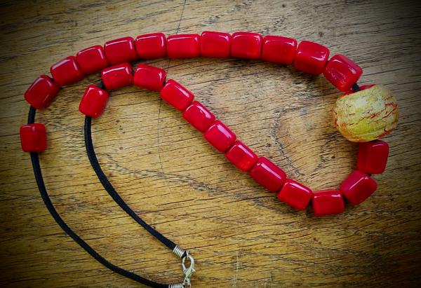 Red gold red necklace