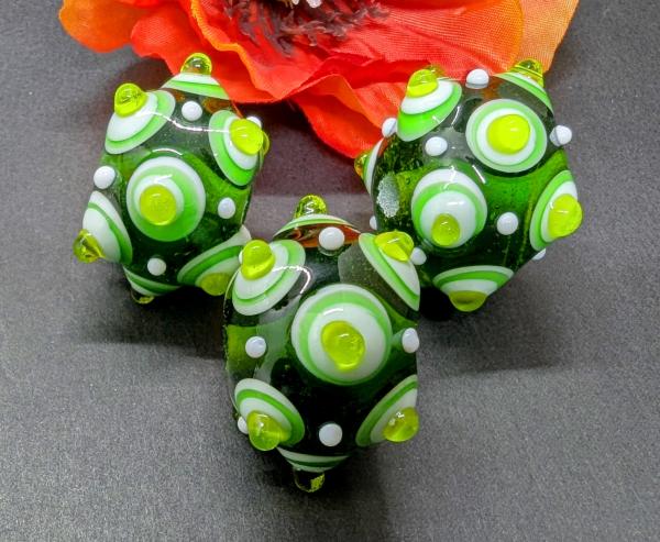 Augenperle grasgrün weiß smaragd