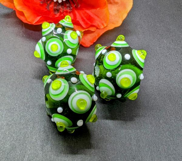 Augenperle grasgrün weiß smaragd