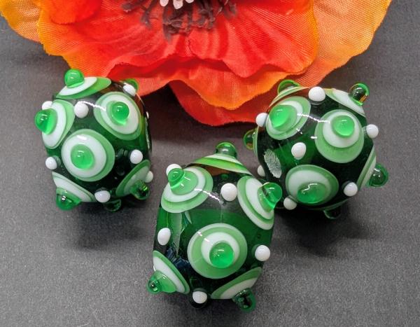 Augenperle Smaragd grün weiß