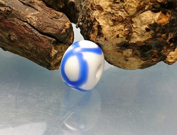 glass bead Kleinlangheim Germany 6./7. century