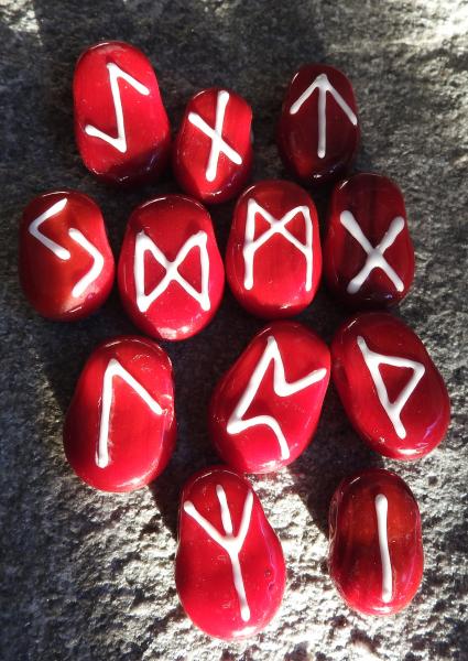 Runes Sage red with white